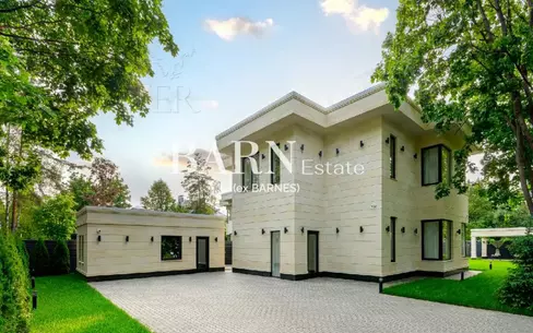 2-этажный коттедж 350 м² с отделкой