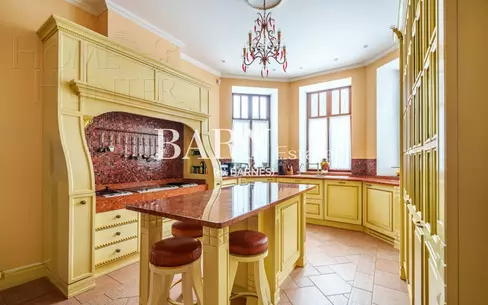 2-этажный коттедж 761 м² с отделкой