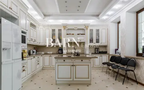 2-этажный коттедж 1 000 м² с отделкой