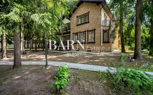 3-этажный коттедж 633 м² с отделкой