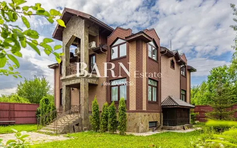 2-этажный коттедж 320 м² с отделкой