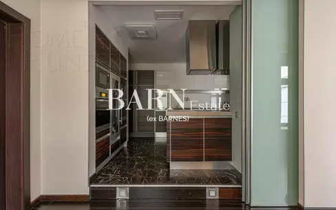 4-КОМН. КВАРТИРА С ОТДЕЛКОЙ 210.6 М² НА 2 ЭТАЖЕ