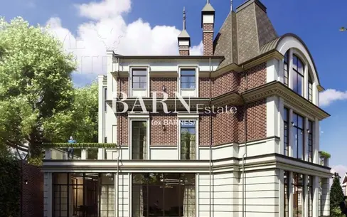 3-этажный таунхаус 600 м² без отделки