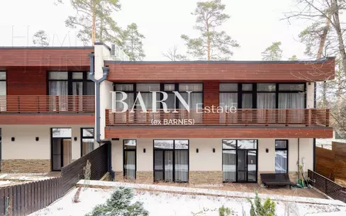 3-этажный таунхаус 430 м² с отделкой