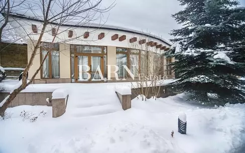 2-этажный коттедж 1 000 м² с отделкой