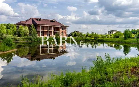 2-этажный коттедж 1 400 м² без отделки