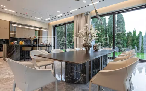 2-этажный коттедж 1 200 м² с отделкой