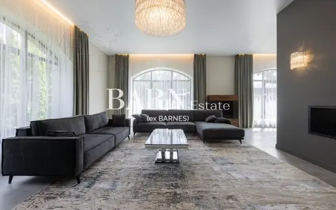 2-этажный коттедж 1 300 м² с отделкой