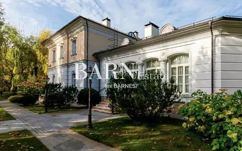 2-этажный коттедж 1 800 м² с отделкой