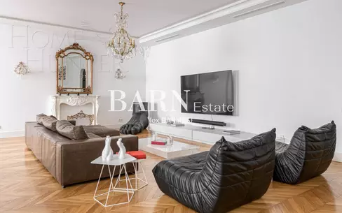 4-КОМН. КВАРТИРА С ОТДЕЛКОЙ 320 М² НА 2 ЭТАЖЕ