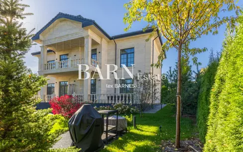 2-этажный коттедж 420 м² с отделкой