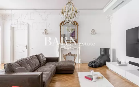 4-КОМН. КВАРТИРА С ОТДЕЛКОЙ 320 М² НА 2 ЭТАЖЕ