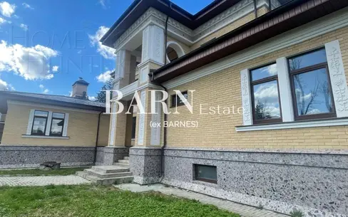 2-этажный коттедж 1 000 м² без отделки