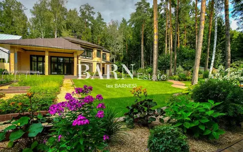 2-этажный коттедж 1 100 м² с отделкой