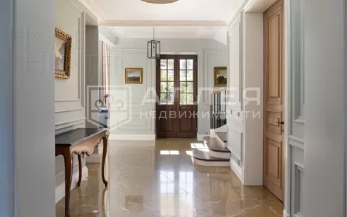 3-этажный коттедж 640 м² с отделкой