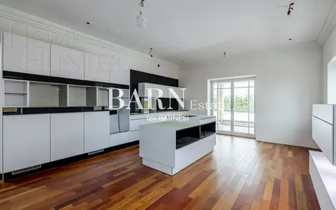 3-этажный коттедж 630 м² с отделкой