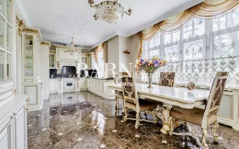 3-этажный коттедж 512 м² с отделкой