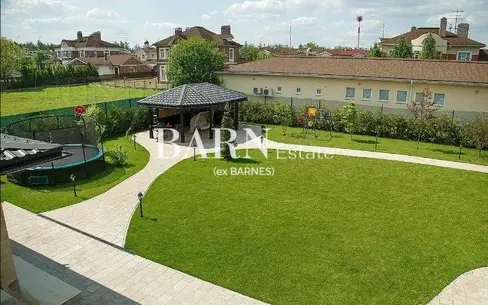 2-этажный коттедж 1 200 м² с отделкой