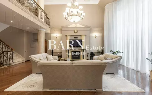 3-этажный коттедж 450 м² с отделкой