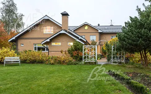 3-этажный коттедж 750 м² с отделкой