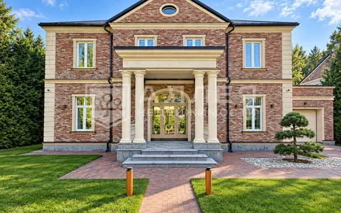 2-этажный коттедж 440 м² с отделкой