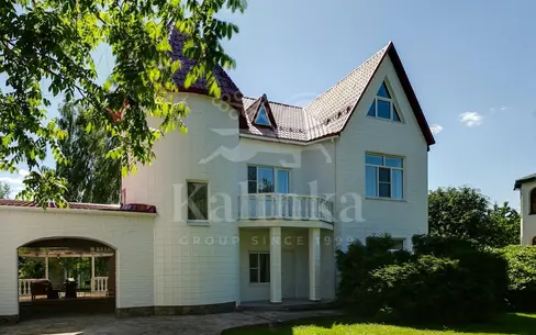 3-этажный коттедж 520 м² с отделкой