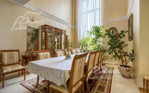 3-этажный коттедж 750 м² с отделкой