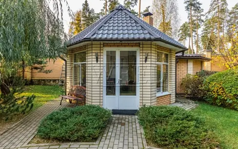 3-этажный коттедж 530 м² с отделкой