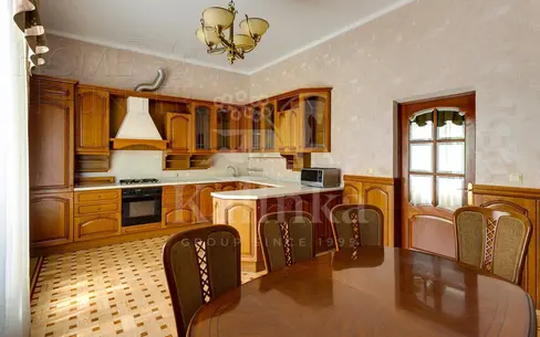 3-этажный коттедж 520 м² с отделкой