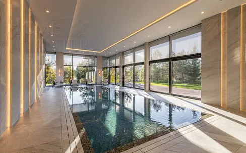 2-этажный коттедж 1 700 м² с отделкой