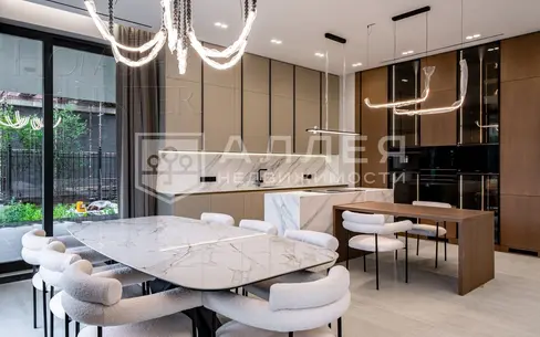 2-этажный коттедж 600 м² с отделкой
