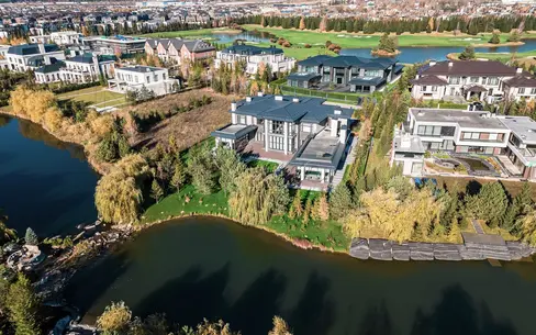2-этажный коттедж 1 700 м² с отделкой