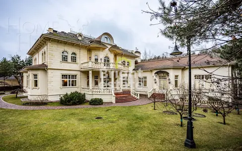 3-этажный коттедж 1 250 м² с отделкой