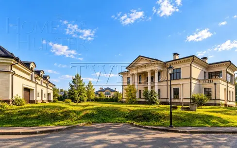 3-этажный коттедж 2 112 м² без отделки