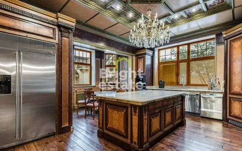 3-этажный коттедж 1 250 м² с отделкой