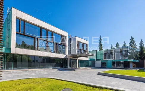 3-этажный коттедж 5 000 м² с отделкой