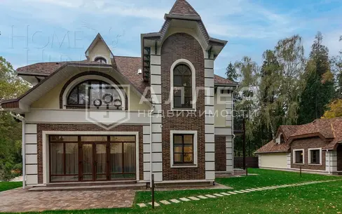 2-этажный коттедж 405 м² с отделкой