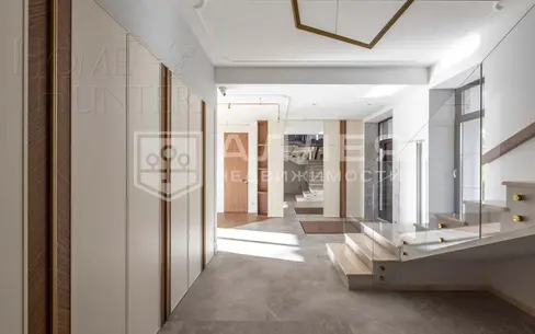 3-этажный коттедж 715 м² с отделкой