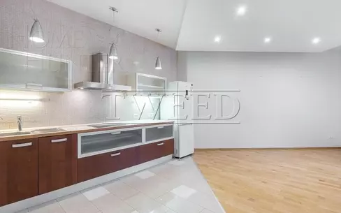 4-КОМН. КВАРТИРА С ОТДЕЛКОЙ 200 М² НА 1 ЭТАЖЕ