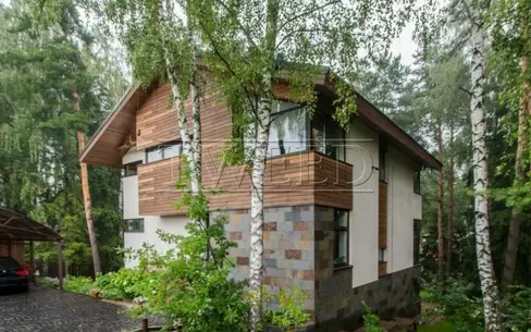 3-этажный коттедж 350 м² с отделкой