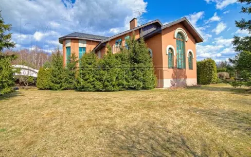 2-этажный коттедж 1 080 м² с отделкой