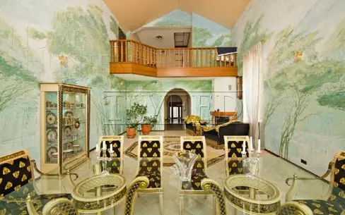 2-этажный коттедж 1 080 м² с отделкой