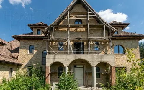 3-этажный коттедж 650 м² без отделки