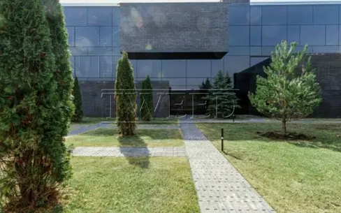 3-этажный коттедж 2 300 м² с отделкой