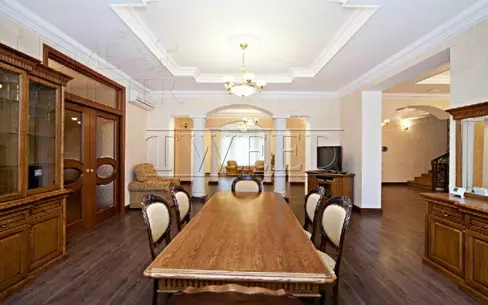 3-этажный коттедж 700 м² с отделкой